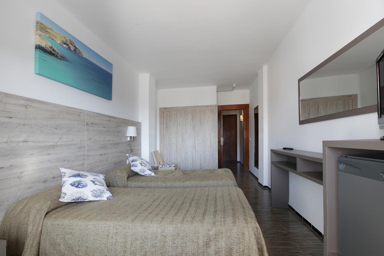 Hotel Maria Teresa Calonge  Bagian luar foto