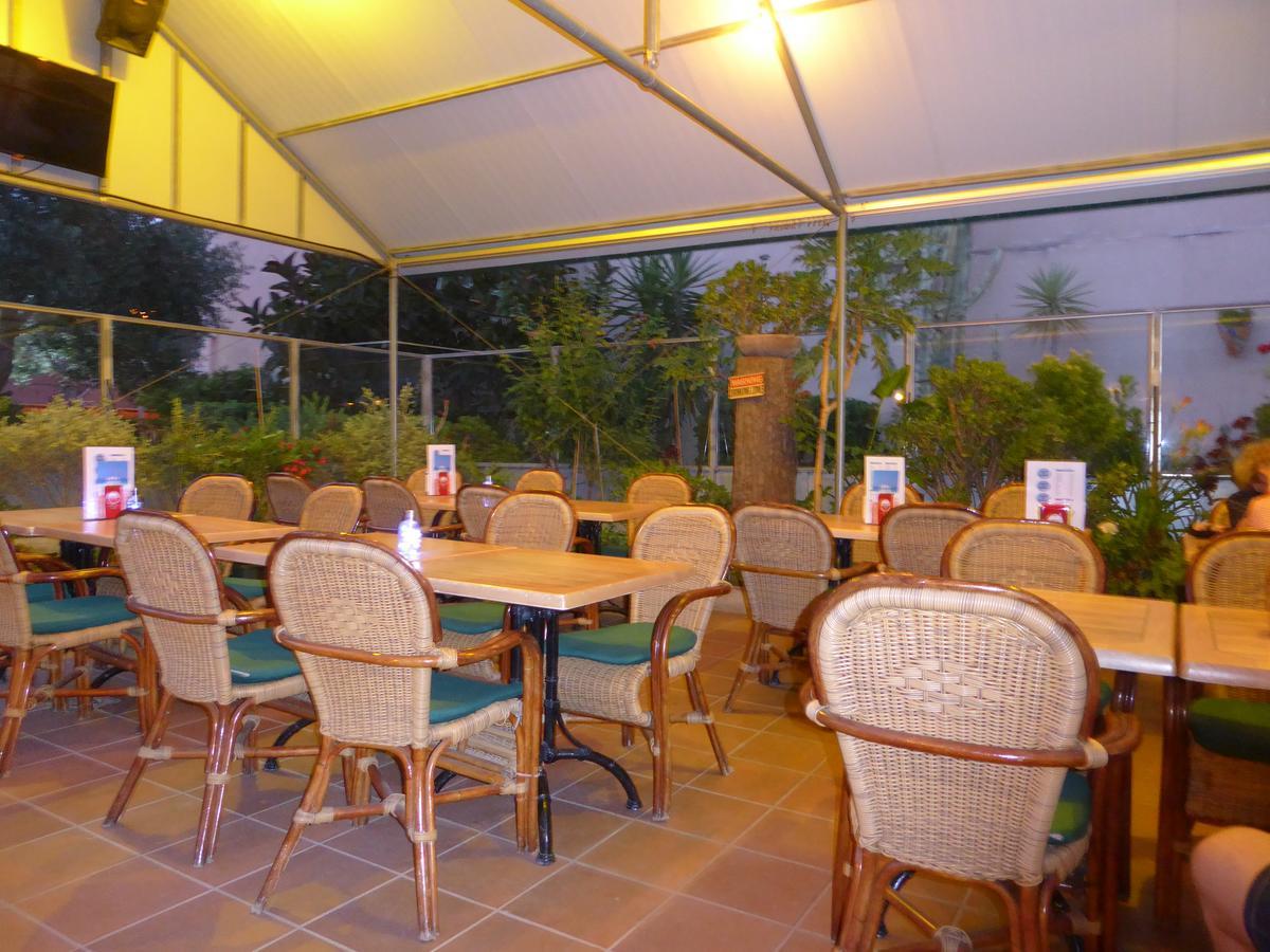 Hotel Maria Teresa Calonge  Bagian luar foto